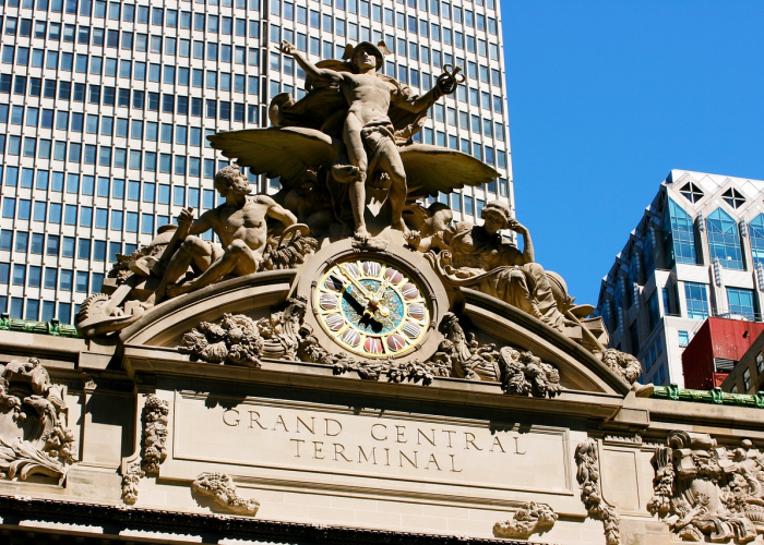 简单学会:最近网站赢了钱客服总说系统维护审核怎么办