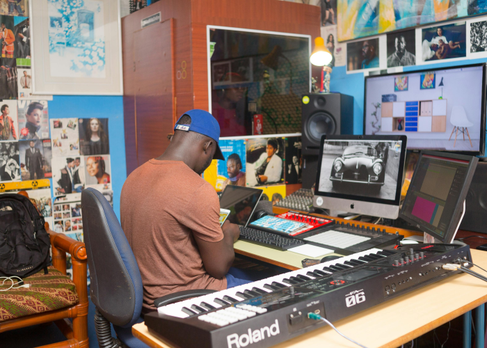 最新总结:网站被坑被黑维护审核各种理由不给出款怎么处理，有人可以告诉我吗？