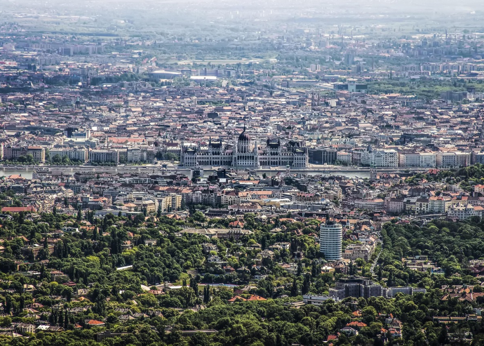 展现上市“野心”后，400亿巨头拟6.3亿“豪赌”锂电