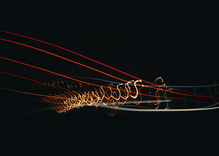 九部门：鼓励金融机构与重点商户合作，策划春节专属活动，推出消费红包、消费立减等优惠